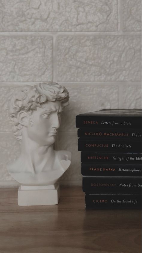 Classics Professor Aesthetic, Classic Books Aesthetic Wallpaper, Dark Psychology Books Aesthetic, Classic Literature Wallpaper, Classic Literature Aesthetic Wallpaper, Dark Academia Art, Dark Acadamia, Academia Aesthetics, His Dark Materials