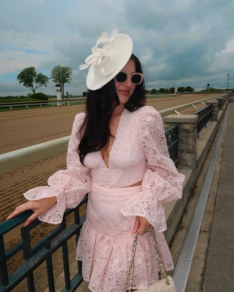 Outfit deets from the weekend 🐎 Set: @asos Shoes: @lulus Fascinator: @amazon . . . . #kentuckyderby #kentuckyderbyfashion #derbyfashion #kentuckylife // Kentucky derby outfit ideas, Kentucky derby fascinator, what to wear to the Kentucky derby, outfit inspiration, classy style, elegant outfit Fascinator Outfit, Horse Race Outfit, Derby Party Outfit, Kentucky Derby Dress, Kentucky Derby Outfit, Kentucky Derby Fashion, Party Dress Codes, Race Outfit, Miss Teen Usa