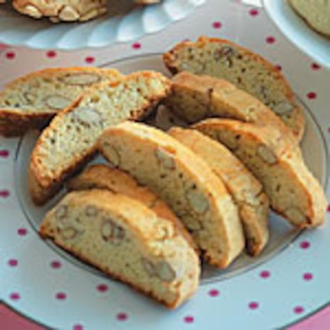 Almond Anisette Biscotti: Italian cookie recipe | Canadian Living Almond Anise Biscotti Recipe, Anisette Biscotti, Biscotti Cookies Recipes, Liquorice Recipes, Rainbow Cookies Recipe, Italian Cookie Recipe, Diy Cookies, Italian Almond Cookies, Lemon Drop Cookies