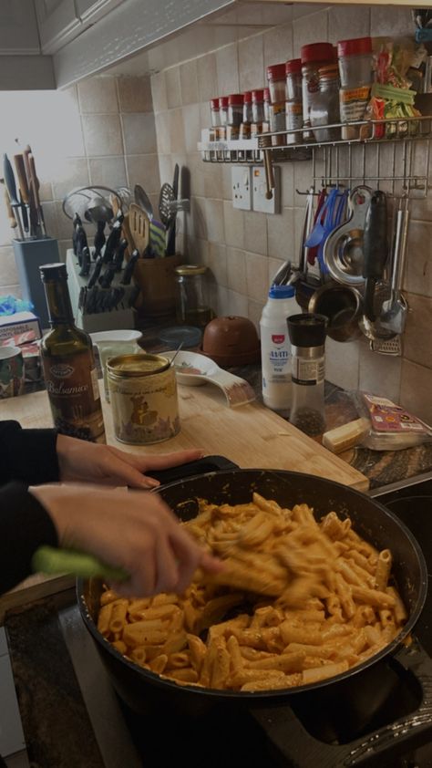 Cook Dinner Aesthetic, Cait + Core + Aesthetic, Cook More Aesthetic, Cute Pasta Aesthetic, Pasta Lover Aesthetic, Learning How To Cook Aesthetic, Making Pasta With Friends Aesthetic, Bestie Date Aesthetic, Cooking Dinner Date