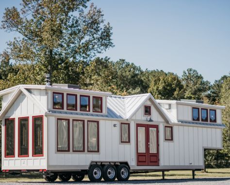 Timbercraft Tiny Homes, Gooseneck Tiny House, Tiny House Luxury, Tiny House Builders, House Loft, Tiny House Trailer, Open Living, Tiny House Kitchen, Trailer Home