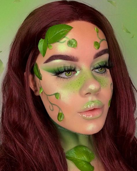 Ivy Makeup, Picture Day Makeup, Poison Ivy Makeup, Poison Ivy Halloween Costume, Ivy Costume, Poison Ivy Cosplay, Poison Ivy Costumes, Face Art Makeup, Diy Kostüm