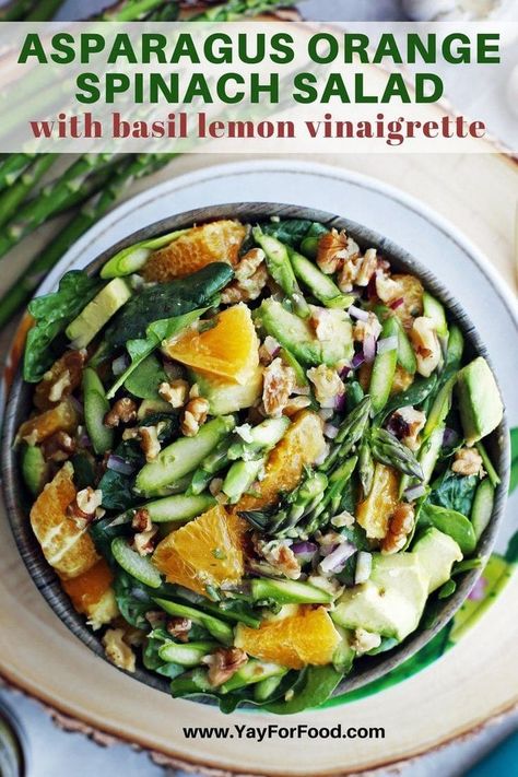 This fresh asparagus salad is packed full of healthy ingredients and tossed with a homemade basil lemon vinaigrette. It's vegan and gluten-free too. Orange Spinach Salad, Lemon Vinegarette, Crunchy Asparagus, Meal Salads, Beautiful Salads, Salads Recipes, Vegan Salads, Fresh Salad Recipes, Asparagus Salad