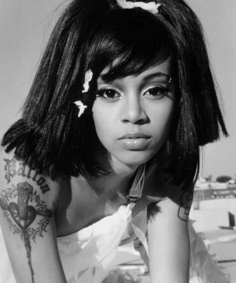 envsn on Twitter: "Happy birthday to Lisa Lopes aka Left Eye, who was an iconic role model in music influence. 👁💕… " Lisa Nicole, Lisa Left Eye, Left Eye, Hip Hop And R&b, Female Rappers, Girls Rock, Black Culture, The Villain, Black Is Beautiful