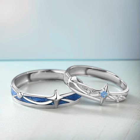 ♡ Are you feeling troubled about 'which birthday gift is best for boyfriend'? Maybe our couple rings with engraved names are your best choice.  STERLING SILVER symbolizes your STERLING LOVE for him. ♡ This silver ring set come in an elegant gift box 🎁 , making them easy to present as a gift to your loved one💝. Order yours today and make a statement of your love that will last a lifetime. ♡ How to customize: We offer free engraving of up to 6 letters/numbers. Please leave your personalized text Cute Rings For Couples, Female Rings Design, Couples Matching Rings, Cute Matching Rings, Wedding Rings Gold And Silver, Wedding Rings Men And Women, Matching Rings For Best Friends, Night Court Wedding, Goth Wedding Rings