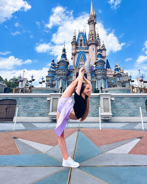 Anna Mcnulty Photos, Flexibility Photos, Yana Chirkina, Gymnastics Images, Anna Mcnulty, Dance Photo Shoot, Flexibility Dance, Famous Youtubers, Gymnastics Poses