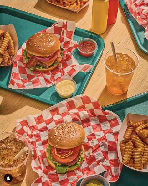 Colorful Food Photography, Lifestyle Photography Food, Drink Video, Food Commercial, Crispy Chicken Burgers, Food Flatlay, American Fast Food, Dave Miller, Colorful Food