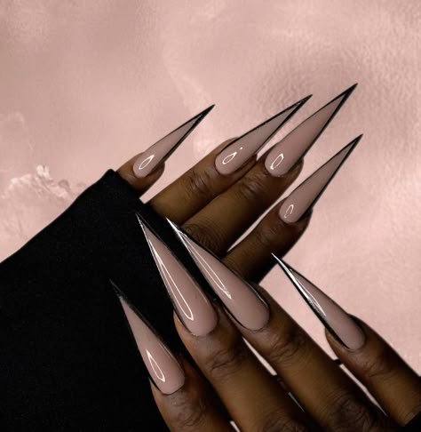 Ready to glam up your nails? DM💌 us to order now! Our press-on nail sets include a full prep kit and 16pcs of nails per box. Check out our website via the link in our bio for available sets. Happy shopping! #mayanaclaws Pointy French Tip Nails Stilettos, Long Acrylic Nails Stiletto Ideas, Stelito Nails Designs Long, Black Outline Nails, Long Stiletto Acrylic Nails, Black Stiletto Nails Design, Black Nails Stiletto, Stelito Nails, Matte Stiletto Nails