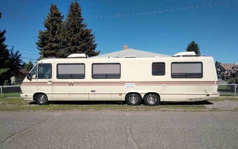 Winnebago Motorhome, Airstream Motorhome, Vintage Motorhome, Class B Motorhomes, 1960s Cars, Class C Motorhomes, Class A Motorhomes, Vintage Campers Trailers, Vintage Campers