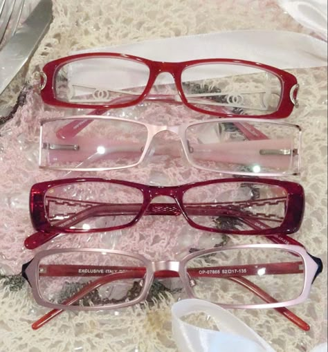 Red Glasses Aesthetic, Terrence Loves You, Glasses Inspiration, Red Glasses, Fashion Eye Glasses, Cute Glasses, Stylish Glasses, Girly Accessories, Gyaru