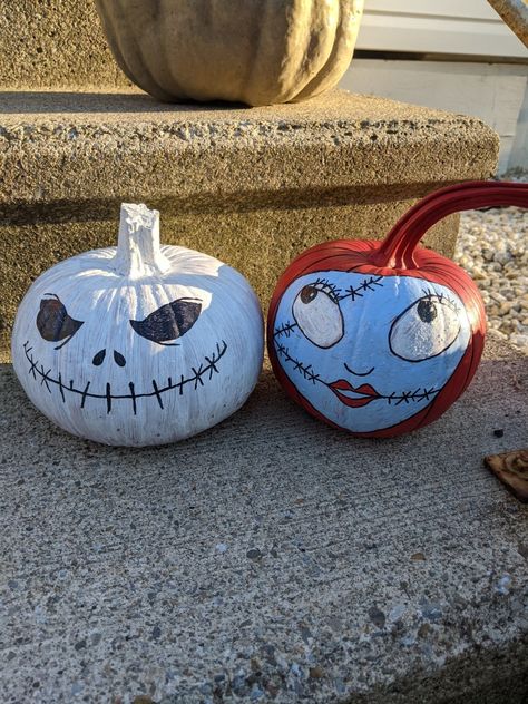 Sally Pumpkin Painting, Jack And Sally Pumpkin, Sally Pumpkin, Valentines Memes, Pumpkin Painting, Jack And Sally, Monsters Inc, Cartoon Images, Painted Pumpkins