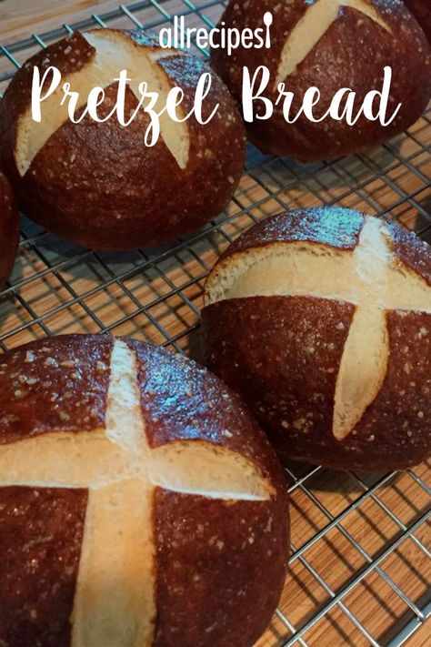 Pretzel Bun Recipe, Pretzel Bread, Baking Techniques, Baked Breads, Pretzel Rolls, Pretzel Bun, Homemade Pretzels, Homemade Soft Pretzels, Pretzels Recipe