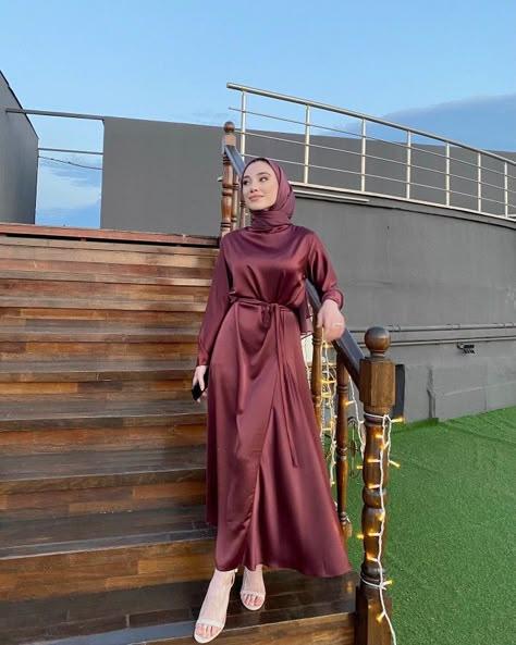 Ootd Lebaran, Muslim Outfits Casual, Winter Fashion Outfits Casual, Modest Dresses Casual, Muslim Outfits, Long Sleeve Dresses, Innovative Fashion, Evening Outfits, Modest Fashion Outfits