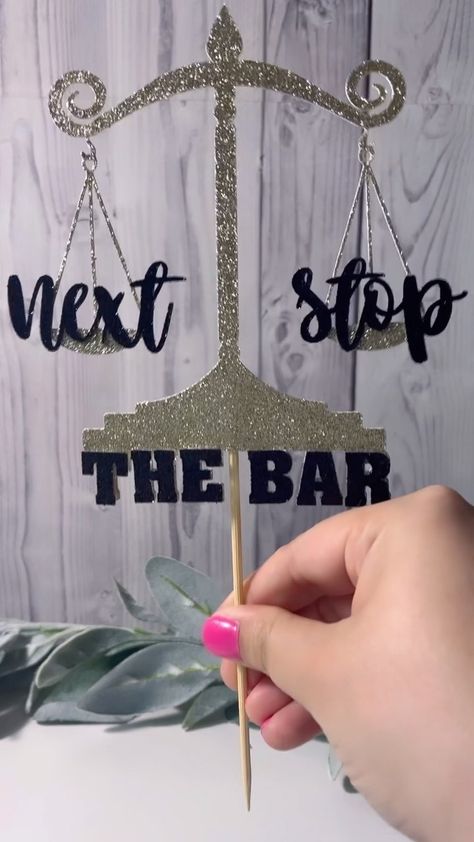 Law Graduation Party Ideas Decorations, Law School Graduation Centerpieces, Law Party Decorations, Law School Party Decorations, Law School Graduation Party Ideas Lawyer, Law School Cakes Graduation, Law School Graduation Party Decorations, Law Graduation Party Ideas, Law School Graduation Party Ideas