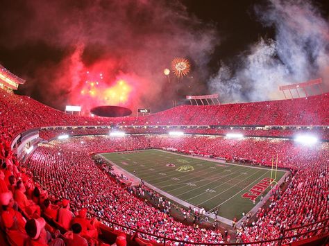 Arrowhead Stadium ~ a sea of red! Kansas City Chiefs Stadium, Chiefs Apparel, Superbowl Champs, Chiefs Wallpaper, Kansas City Chiefs Apparel, Kansas Chiefs, Kc Football, Chiefs Kingdom, Kansas City Chiefs Shirts