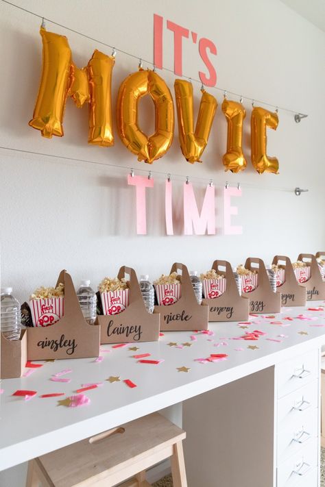 Movie Themed Birthday Party, Movie Night Birthday Party, Sleepover Birthday, Movie Birthday Party, Sweet 17, Backyard Activities, 13 Birthday, Fest Temaer, Birthday Party Snacks