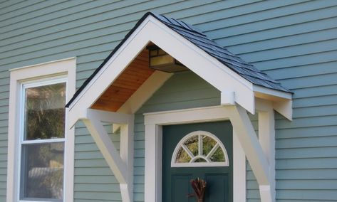 19 Homemade Door Awning Plans You Can DIY Easily Garage Trellis, Front Door Overhang, Awning Over Door, Front Door Awning, Door Overhang, Diy Awning, House Awnings, Door Awning, Metal Awning