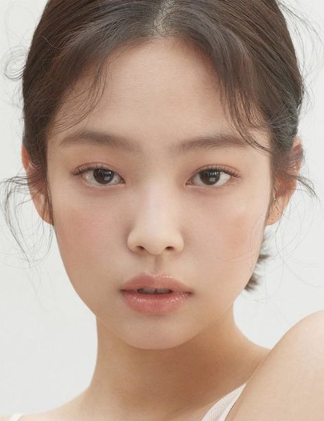 Jennie Blackpink No Makeup, No Make Up Make Up Look, Korean Natural Makeup, One Two Three, Bare Face, Elegant Makeup, No Makeup, Born Pink, Natural Face