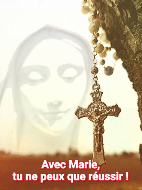 Avec Marie, tu ne peux que réussir ! - Jésus par Marie Sainte Marie, Mother Mary, Gods Love, Jesus Christ, Cross Necklace, Crown Jewelry, Jesus, Tes