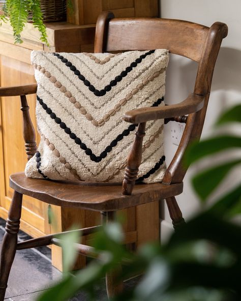 Meet the Boyce Cushion from Arthur Cameron – where boho chic meets 5-star luxury! 🌟 Perfect for transforming any couch from “meh” to “marvelous” and adding that extra touch of “I’ve got my life together” vibes. 🌿 #luxuryliving #timelesselegance #highendhomes #luxuryhomedecor #classicinteriordesign #elegantinterior #chicinterior #interiordesign Classic Interior Design, Soft Spot, Get My Life Together, Chic Interior, Handmade Cushions, Sheepskin Rug, Elegant Interiors, Bohemian Design, Luxury Home Decor