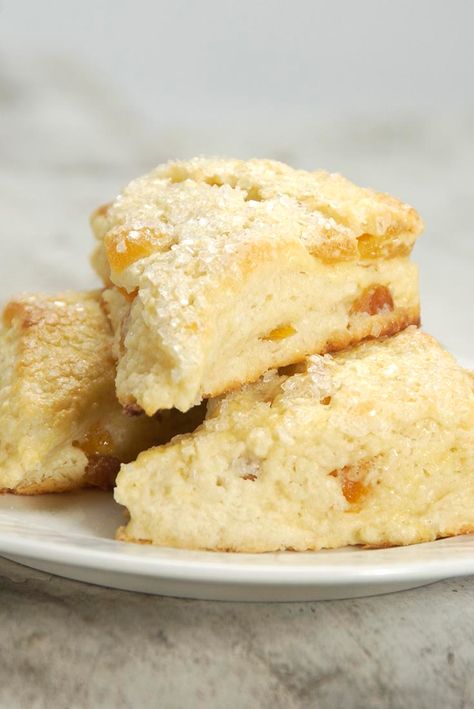 Cream Cheese Scones Recipe, Apricot Scones Recipe, Cream Cheese Scones, Apricot Scones, Cheese Scones Recipe, Sour Cream Scones, Cheese Scone Recipes, Breakfast Scones, Food Food Recipes