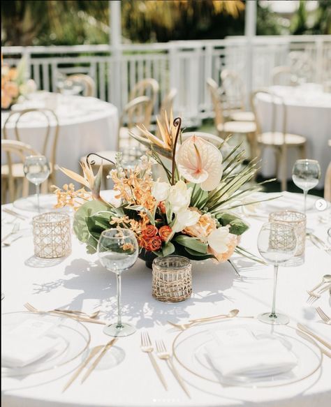 Tulum Wedding Florals, Tropical Boho Wedding Table Settings, Modern Tropical Centerpieces, Simple Tropical Wedding Table Decor, Tropical Table Decor Wedding, Round Table Centerpieces Wedding Tropical, Florida Wedding Bouquet, Soft Tropical Wedding, Tropical Classy Wedding