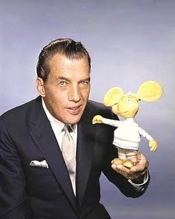 Topo Gigio on Ed Sullivan Show, "Oh Eddie" 1950s Television, Teenage Memories, Ed Sullivan Show, Childhood Things, Ed Sullivan, The Ed Sullivan Show, Fun Memories, Old Shows, Old Tv Shows