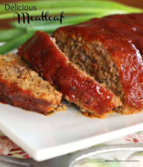 This Homestyle Delicious Meatloaf is good for the soul food #meatloaf #comfortfood #beef #easygroundbeefrecipes #deliciousmeatloaf #dinnerideas #dinner #southernfood #southernrecipes #melissassouthernstylekitchen #dinner #food #recipes Southern Meatloaf, Delicious Meatloaf, Classic Meatloaf Recipe, Classic Meatloaf, Best Meatloaf, Meatloaf Recipe, Meatloaf Recipes, Ground Meat, Pork Dishes