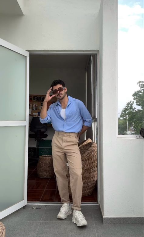 Black Shirt Beige Pants Outfit Men, Button Down Men Outfits, 2024 Men Fashion, Posing Ideas Men, Mens Fashion 2024, Outfit Hombre Aesthetic, Brunch Outfit Men, 2024 Mens Fashion, Mens Streetwear Aesthetic