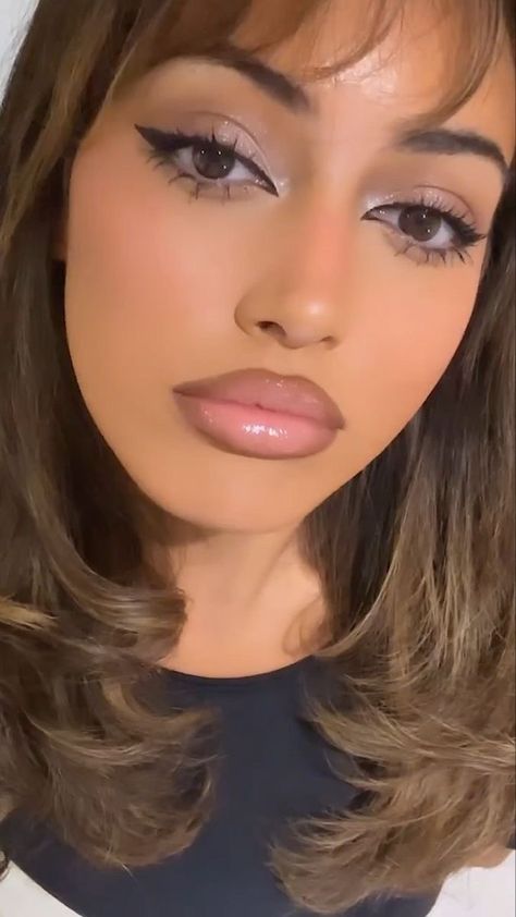 Makeup Lip Combo, Maquillage Yeux Cut Crease, Maquillage On Fleek, Latina Makeup, Hacks Beauty, Lip Combo, Ethereal Makeup, Dope Makeup, Makeup Aesthetic