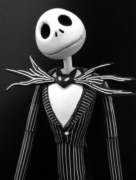 Jack Skellington Halloween Costume Disfraz Jack Skeleton, Skellington Wallpaper, Jack Skellington Halloween Costume, Town Wallpaper, Chris Sarandon, Jack Tattoo, Jack Skellington Costume, Film Character, Nightmare Before Christmas Wallpaper