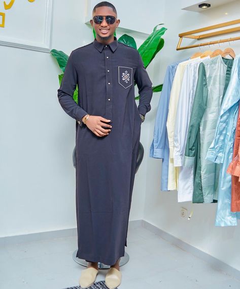 Kanzu Wear, Jalabia Styles, African Couture, Latest African Men Fashion, African Attire For Men, African Dresses Men, African Shirts For Men, Fashion Top Outfits, African Shirts