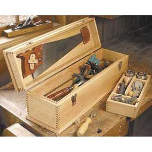 Build a Carpenter's Tool Box Tool Boxes Ideas, Wood Tool Chest, Pallet Deck Diy, Wooden Tool Box, Wood Tool Box, Boxes Ideas, Wooden Tool Boxes, Carpenter Tools, Box Joints