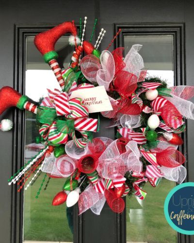 Elf Wreath Ideas Diy, Wreath Ideas Diy, Elf Christmas Wreath, Christmas Wreath Diy, Elf Wreath, Easy Wreaths, Deco Mesh Christmas Wreaths, Christmas Mesh Wreaths, Buddy The Elf