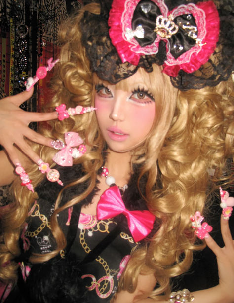 Punk Makeup Looks, Gyaru Art, Gyaru Aesthetic, Gyaru Hair, Dramatic Eyeliner, Agejo Gyaru, Dress Impress, Gyaru Makeup, Punk Makeup