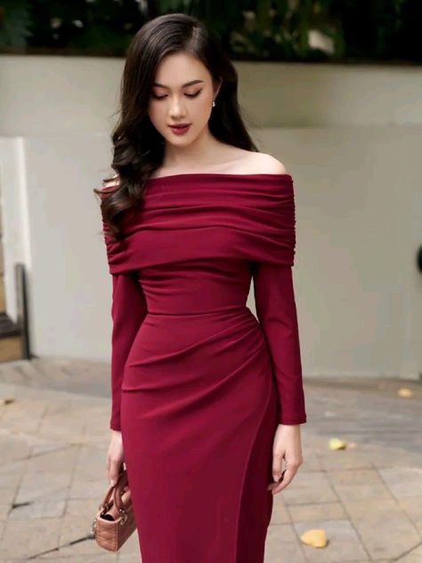 Red Dresses Classy Elegant, 2024 Dress Trends, Baju Kahwin, Elegant Outfit Classy, Red Dresses Classy, Fancy Dresses Long, Women Dresses Classy, Elegant Dresses Classy, Classy Dress Outfits