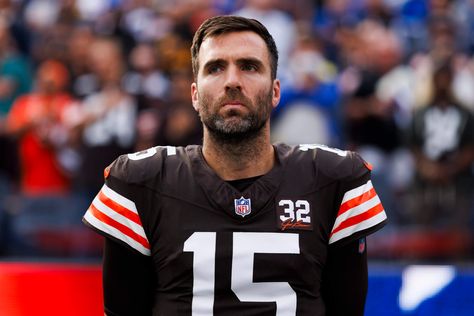 Joe Flacco has found comfort in leading a Browns team he's learning on the fly Such Is Life, Joe Flacco, Mike Evans, Nfl Cleveland Browns, Sports Helmet, Nfl Playoffs, World News Today, Red Zone, Field Goal