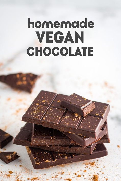 Homemade Vegan Chocolate, Homemade Chocolates, Vegan Chocolate Recipes, Vegan Chocolate Bars, Homemade Chocolate Bars, Keto Baking, Dessert Aux Fruits, Desserts Vegan, Vegan Chocolate Chip