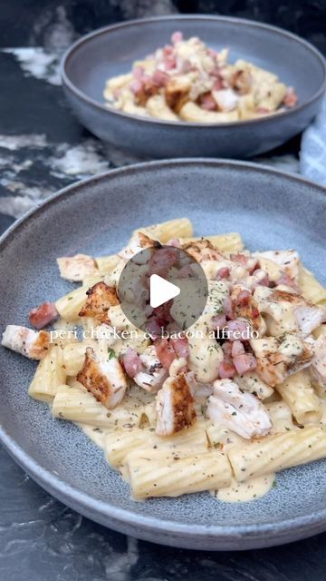 Pasta Alfredo Con Pollo, Bacon Alfredo, Chicken Bacon Alfredo, Pasta Seasoning, Dried Pasta, Peri Chicken, Italian Herbs, Garlic Puree, Dried Parsley