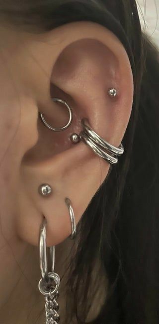 Korsett Piercings, Cool Ear Piercings, Pretty Ear Piercings, Cool Piercings, Cute Ear Piercings, Cute Piercings, Body Jewelry Piercing, Daith Piercing, Dope Jewelry