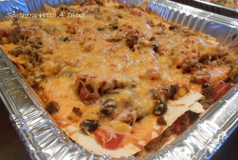 Mexican Pizza Casserole Mexican Pizza Casserole, Southern With A Twist, Mexican Pizza, Pizza Casserole, Best Casseroles, How To Cook Beef, Tex Mex Recipes, Noodle Dishes, Flour Tortillas