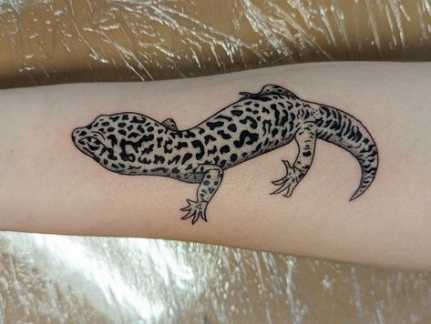 Leopard Gecko Tattoo, Gecko Tattoo, Tattoos 2023, Lizard Tattoo, Cute Tats, Patchwork Sleeve, Calf Tattoo, Leopard Gecko, Time Tattoos