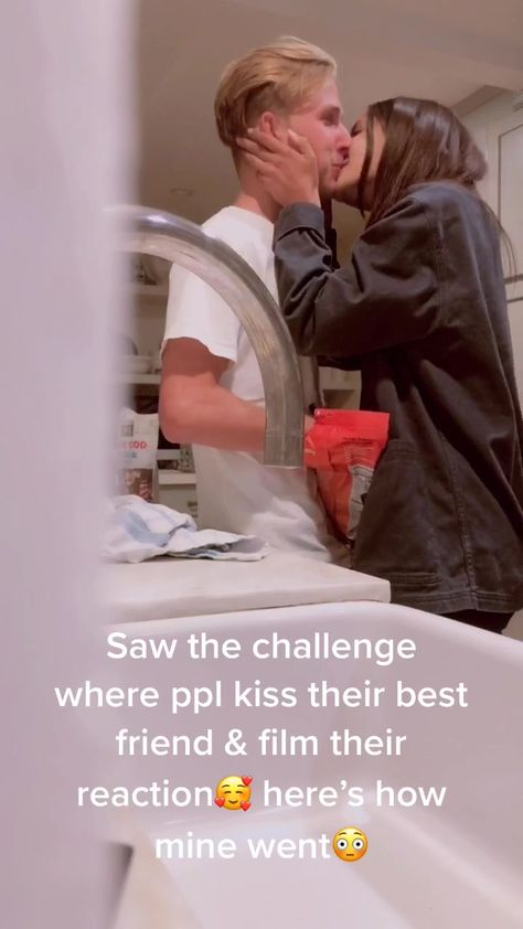 #kissingmybestfriend Hashtag Videos on TikTok Kissing Technique, True Love Photos, Couples Challenges, Friends Journal, Funny Romance, Challenges Funny, Tiktok Challenge, Really Good Comebacks, Best Friend Challenges