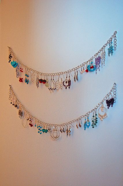 Earring Organization by StellarP, via Flickr Pretty Earring, Diy Earring Holder, Jewerly Organizer, Jewelry Storage Diy, Jewerly Displays, Diy Jewelry Display, Diy Jewelry Holder, Earring Storage, Jewelry Hanger