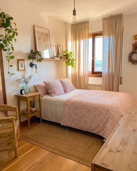 Natural Wood Apartment, Bedroom Clean Decor, Earthy Pink Room, Pale Yellow Room Aesthetic, Painted Bedroom Dresser, Colorful Minimalist Bedroom, Apartment Bedrooms, Soft Bedroom, Hiasan Bilik