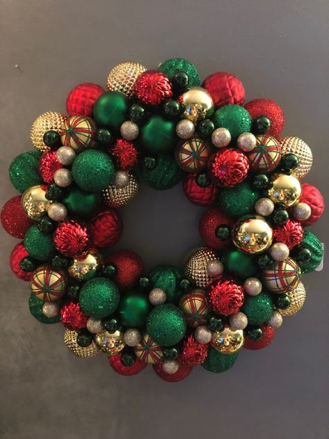 Green And Red Christmas Decorations, Red Green Gold Silver Christmas Decor, Green Gold Red Christmas Decor, Green Gold And Red Christmas Decor, Black Gold And Red Christmas Decor, Green Red Gold Christmas Decor, Christmas Tree Red Gold Green, Green Red And Gold Christmas Decor, Modern Red And Green Christmas Decor