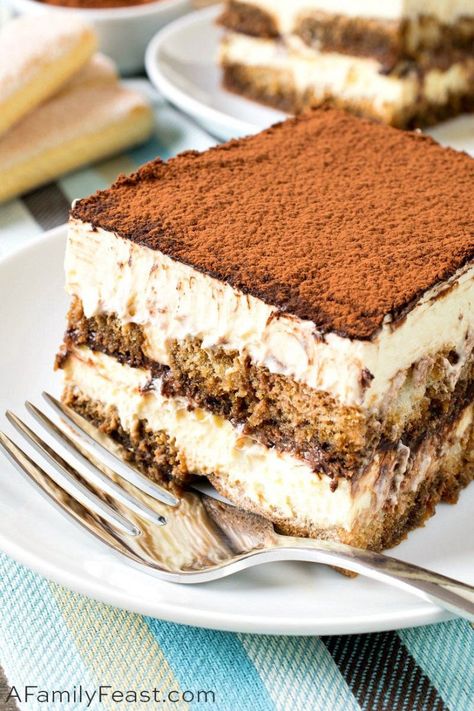 Best Tiramisu Recipe, Homemade Tiramisu, Easy Tiramisu Recipe, Tiramisu Dessert, Pumpkin Chai, Tiramisu Cake, Tiramisu Recipe, Dessert Party, Family Feast