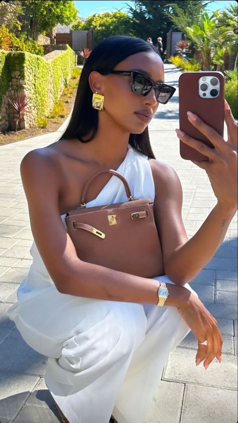 F1 Wag Aesthetic, Jasmine Tookes Style, Wag Aesthetic, Jasmin Tookes, Woman Summer Outfits, Look Working Girl, F1 Wag, Husband And Wife Love, Classy Woman