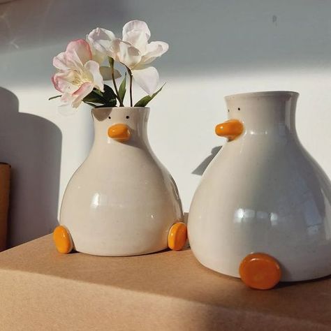 Duck Ceramic Ideas, Cute Gifting Ideas, Duck Decorations Home Decor, Ceramics Ideas Pottery Animals, Quirky Ceramics Ideas, Cute Duck Decor, Cute Clay Vase Ideas, Cute Kitchen Decorations, Product Design Furniture