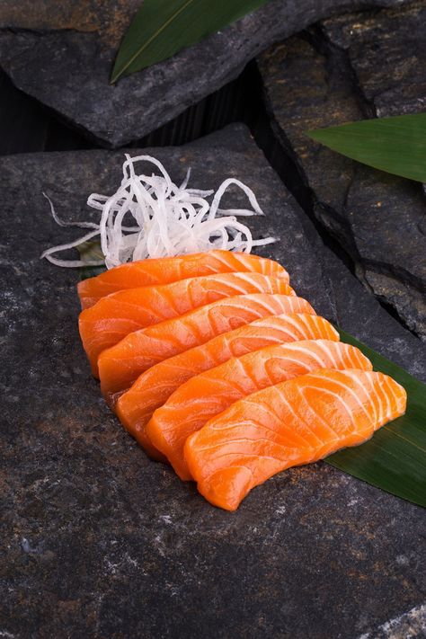 Salmon Sashimi Aesthetic, Salmon Aesthetic, Sashimi Recipe, Japanese Sashimi, Sushi Aesthetic, Salmon Sashimi, Light Appetizers, Ethereal Wedding, Modern Japanese